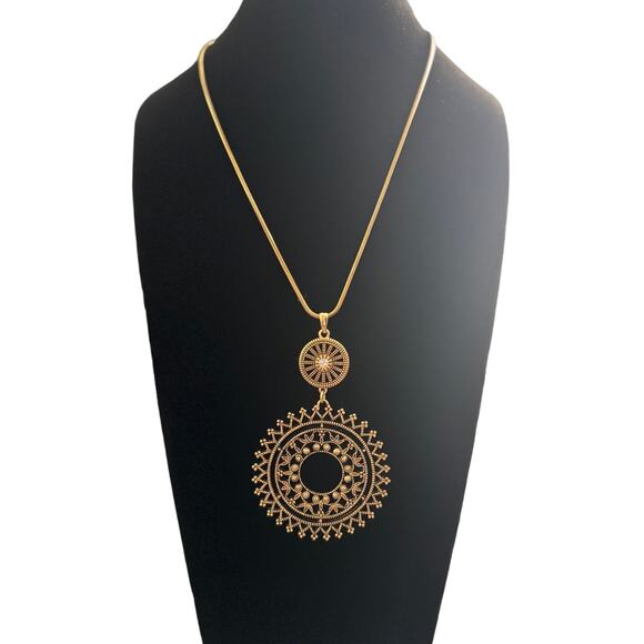 VTG Lot Of 5 Gold‎ Tone Statement Necklaces One Liz Claiborne LCI - Picture 6 of 6